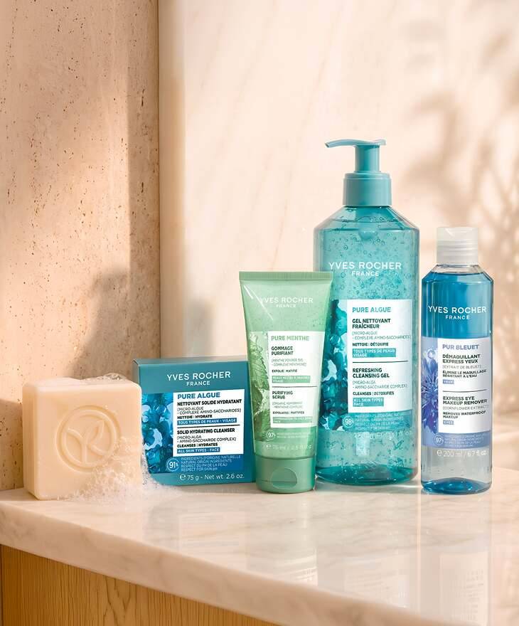Auswahl an Gesichtsreinigungsprodukten von Yves Rocher: feste Reinigung, Peeling, Pure-Algue-Reinigungsgel und Augen-Make-up-Entferner.